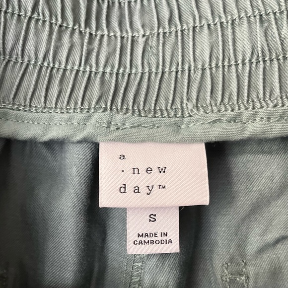 Joggers - Picture 4 of 4